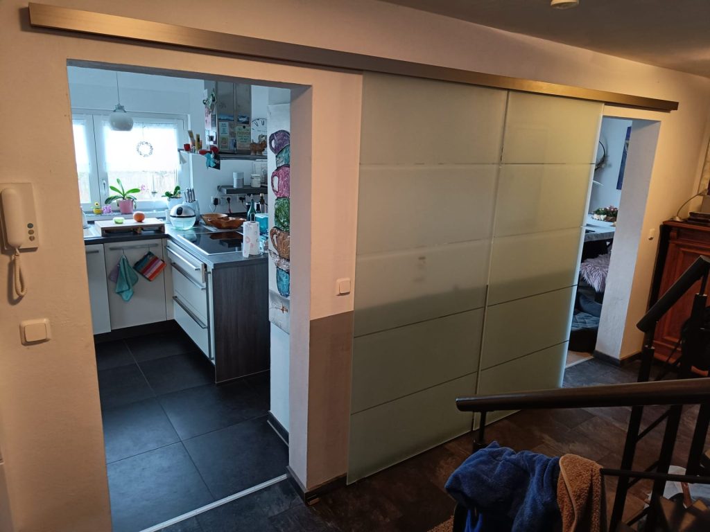 Moderne Glasschiebetür